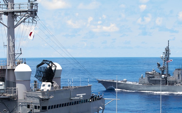 USS Blue Ridge Maneuvering Exercise with JMSDF JS Ariake (DD-109)