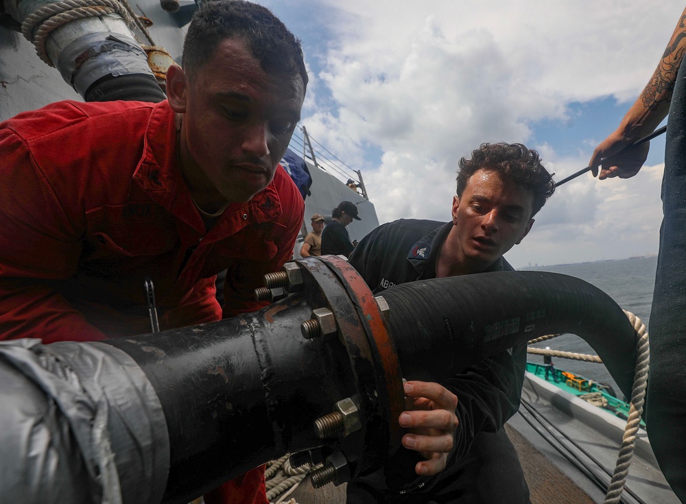 USS Dewey (DDG 105) Conducts Fuel Onload