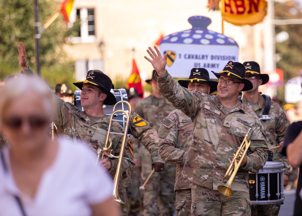 1st Cavalry Division Band Performs in Polish Ceramic Festival Parade