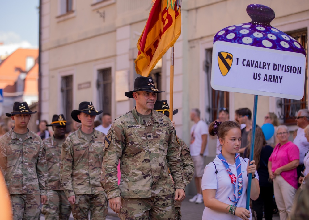 1st Cavalry Division Band Performs in Polish Ceramic Festival Parade