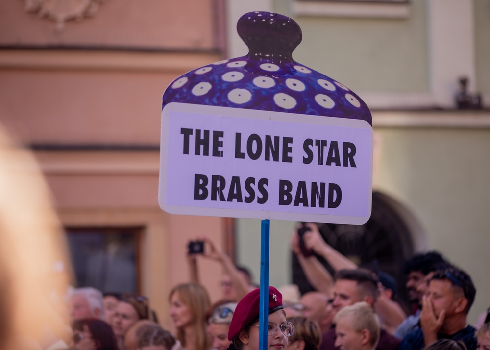 1st Cavalry Division Band Performs in Polish Ceramic Festival Parade