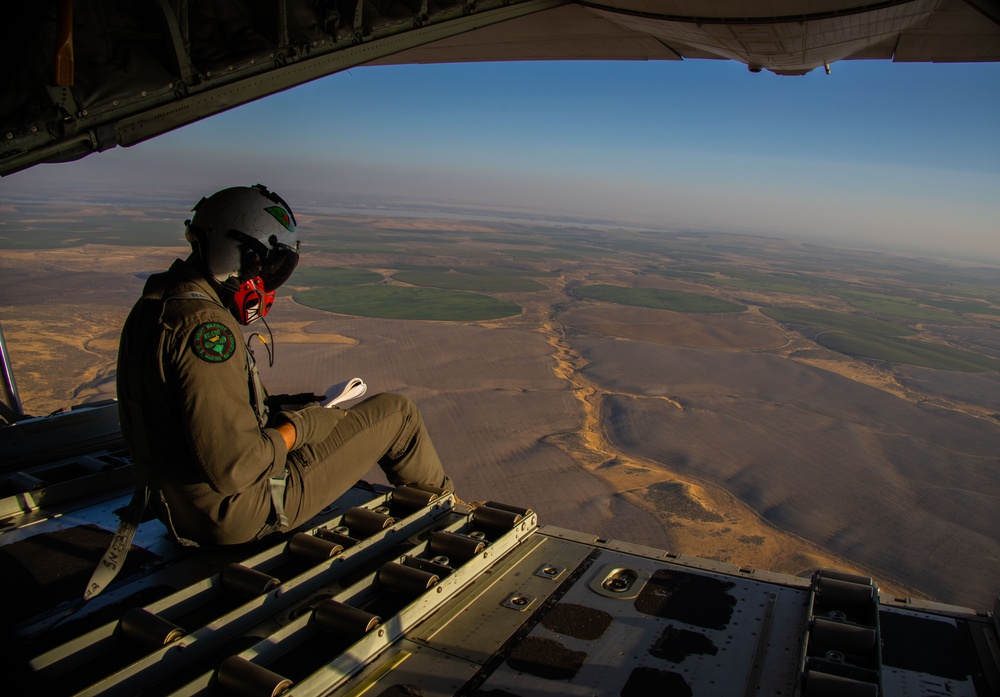 VMGR-153 trains during flight operations in Washington