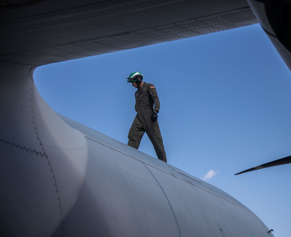 VMGR-153 trains during flight operations in Washington