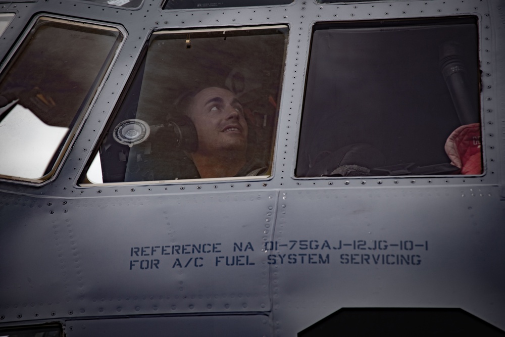 VMGR-153 trains during flight operations in Washington