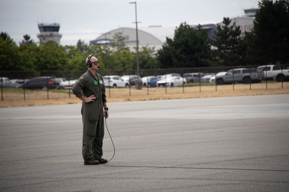 VMGR-153 trains during flight operations in Washington