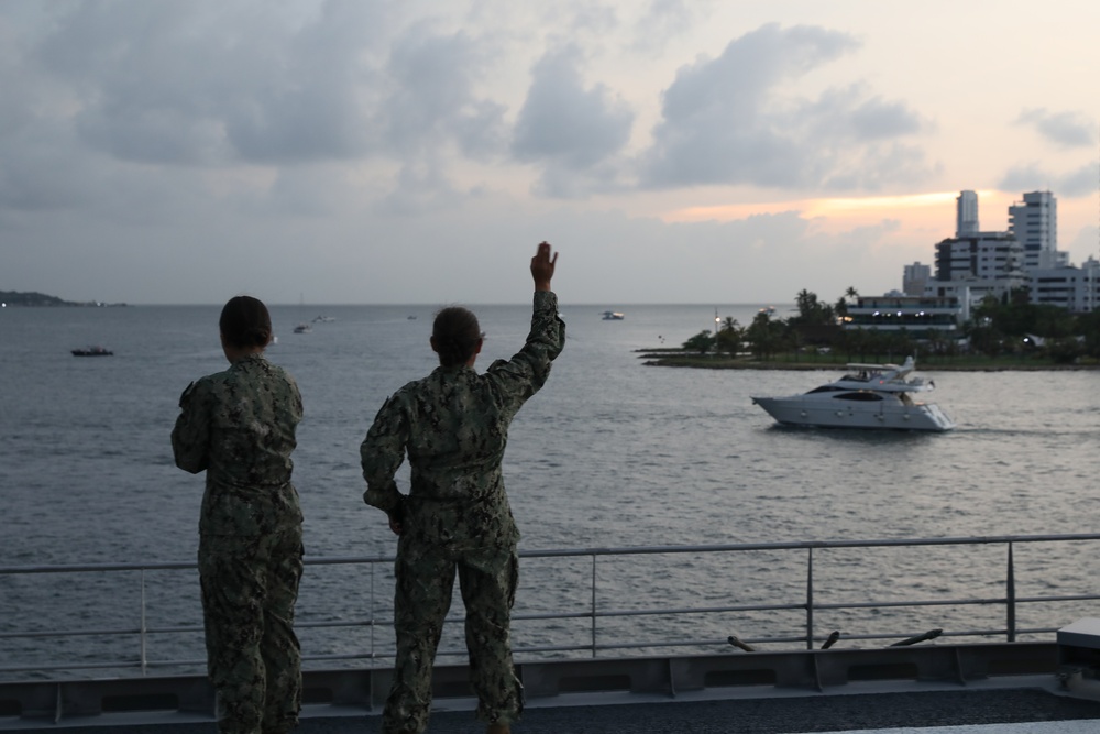 USNS Burlington Departs From Cartagena