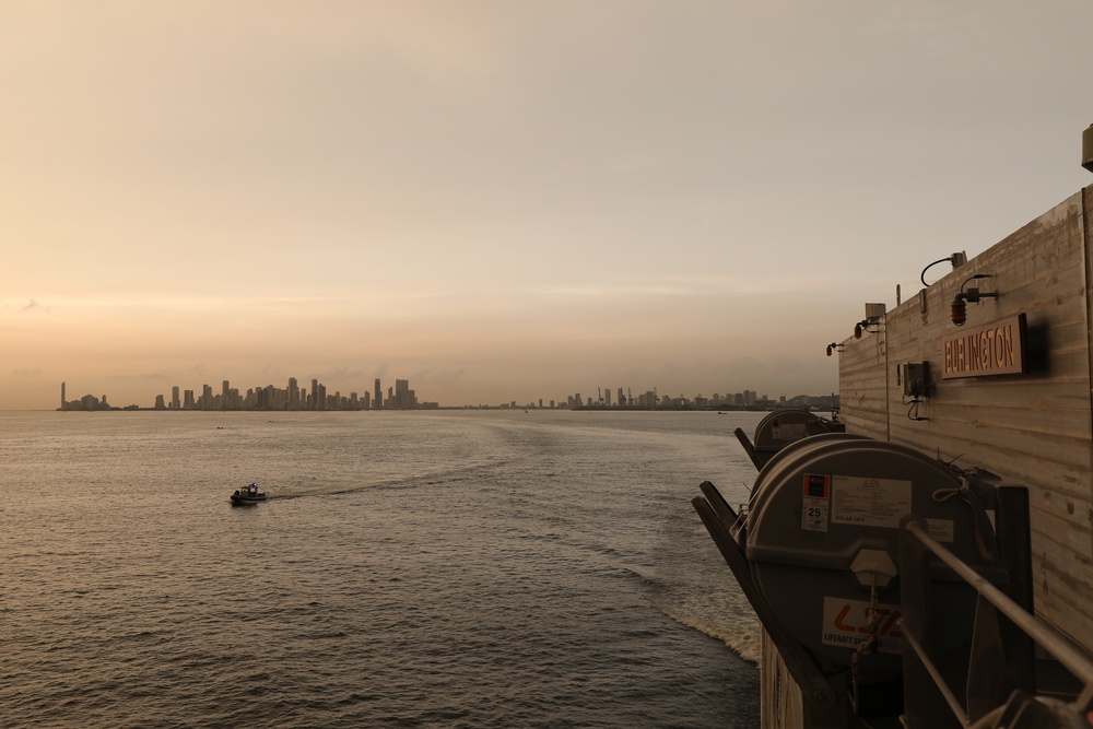 USNS Burlington Departs From Cartagena