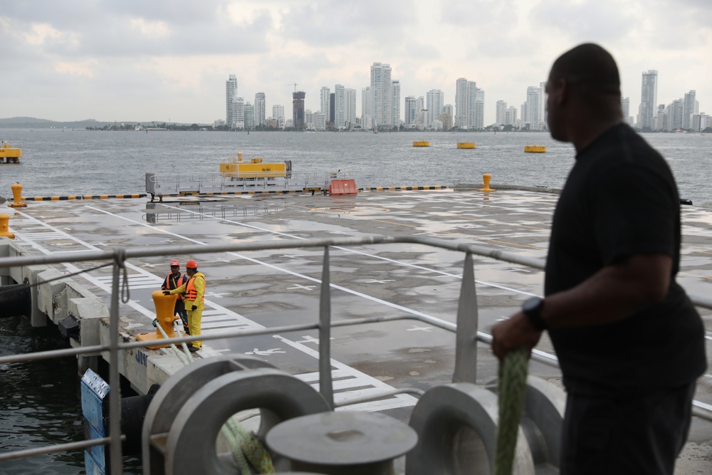 USNS Burlington Departs From Cartagena