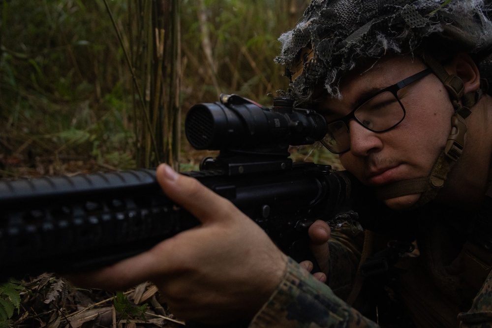 31st MEU maintains security for a FARP