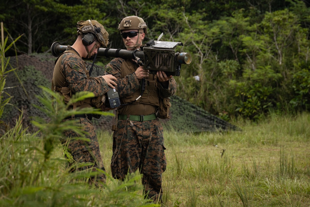 31st MEU maintains security for a FARP