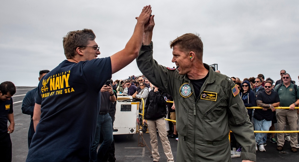 USS Carl Vinson (CVN 70) Sailors Welcome Guests with an Air Show during Friends and Family Day