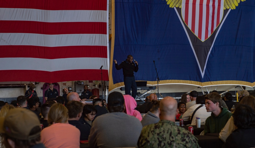 USS Carl Vinson (CVN 70) Sailors Welcome Guests with an Air Show during Friends and Family Day