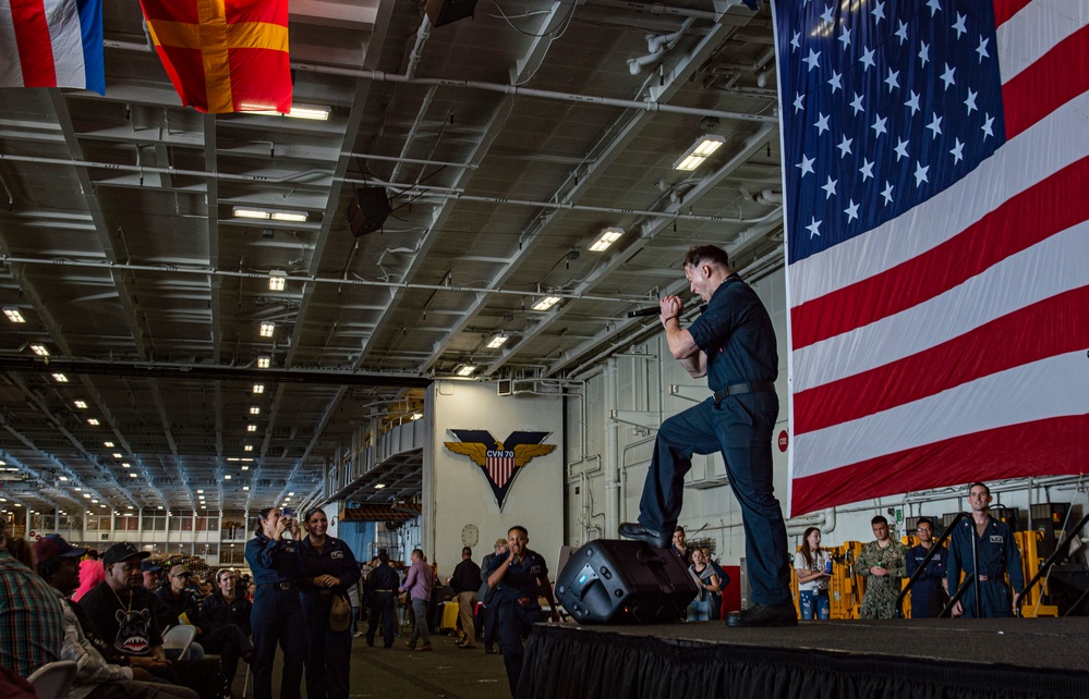 USS Carl Vinson (CVN 70) Sailors Welcome Guests with an Air Show during Friends and Family Day