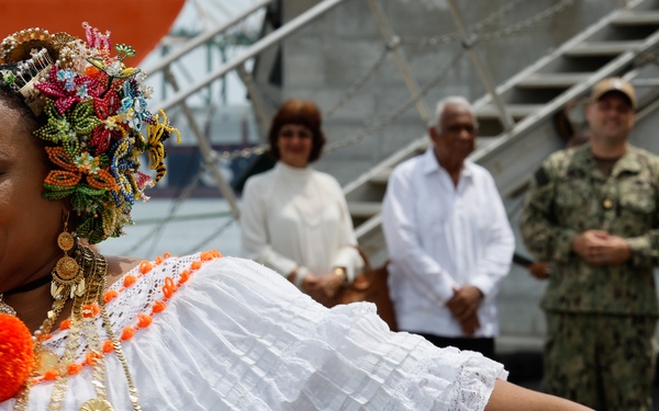 USNS Burlington (T-EPF 10) arrives in Colón, Panama as part of Continuing Promise 2024