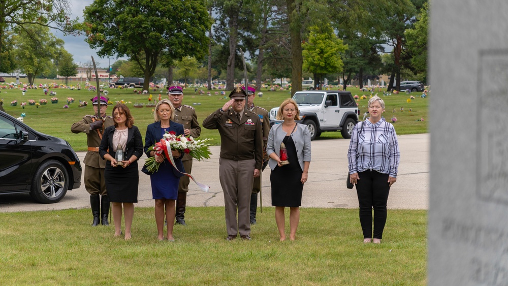 ILNG Joins Polish Consulate for Polish Armed Forces Day Event