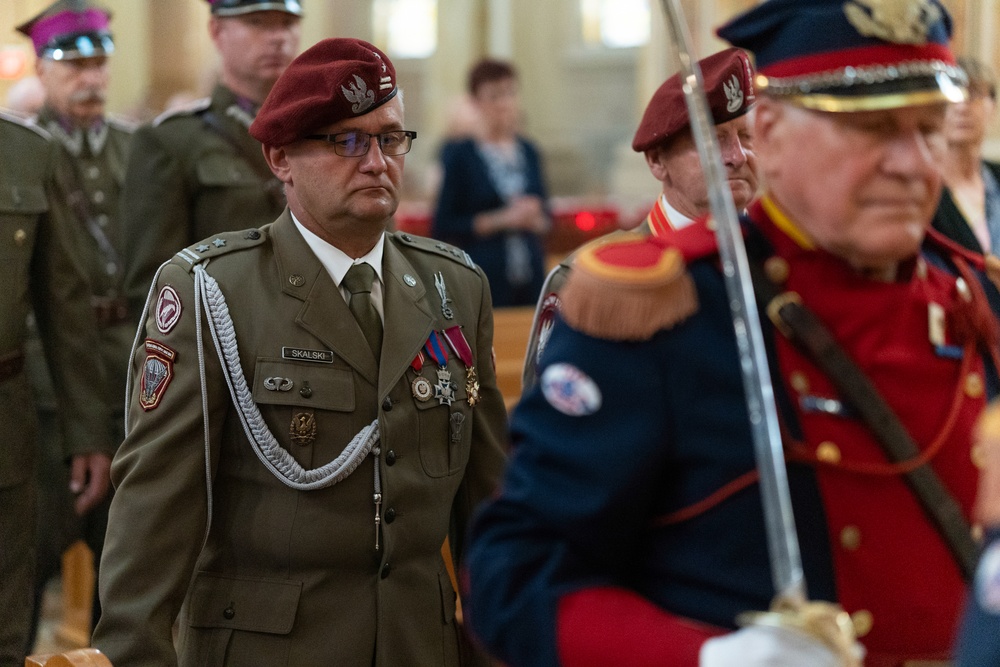 ILNG Joins Polish Consulate for Polish Armed Forces Day Event