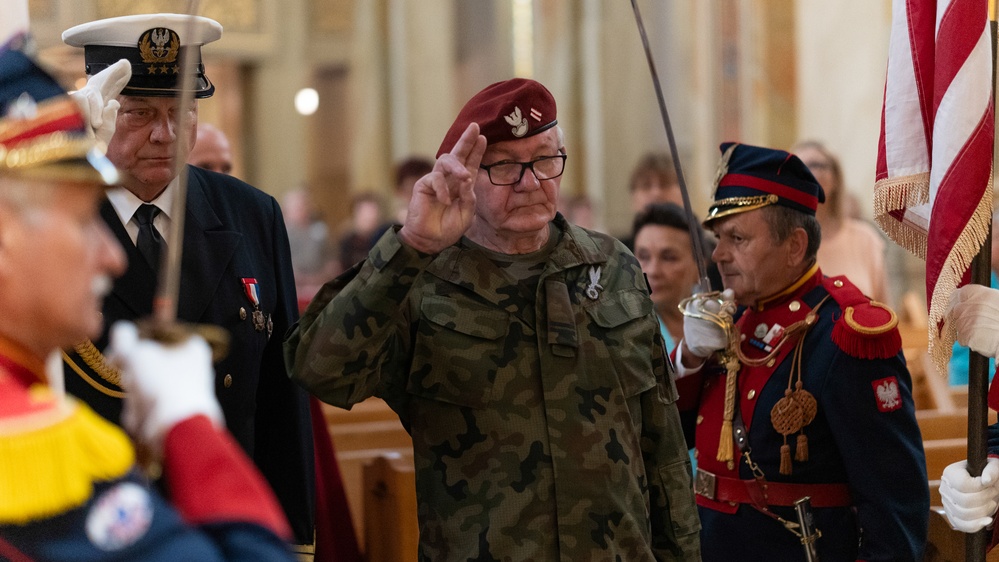 ILNG Joins Polish Consulate for Polish Armed Forces Day Event