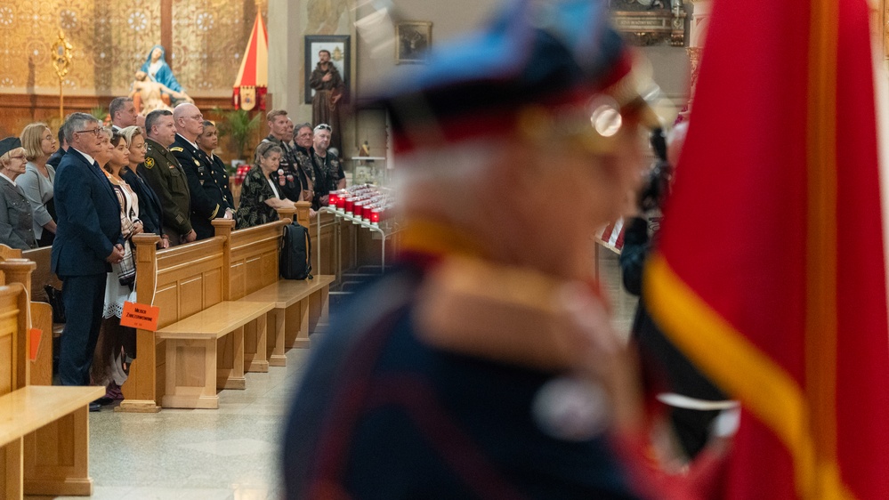 ILNG Joins Polish Consulate for Polish Armed Forces Day Event