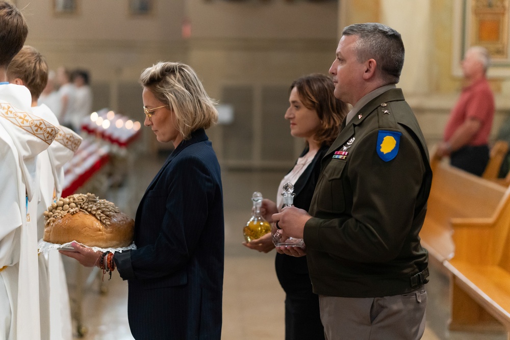 ILNG Joins Polish Consulate for Polish Armed Forces Day Event
