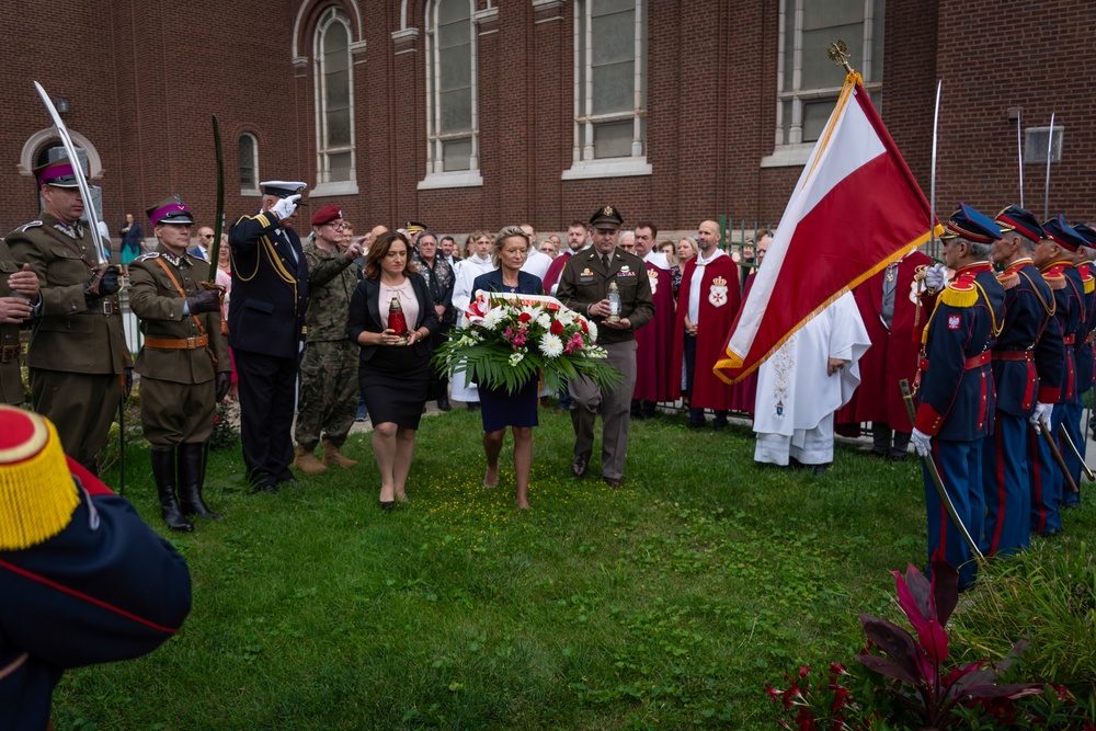 ILNG Joins Polish Consulate for Polish Armed Forces Day Event