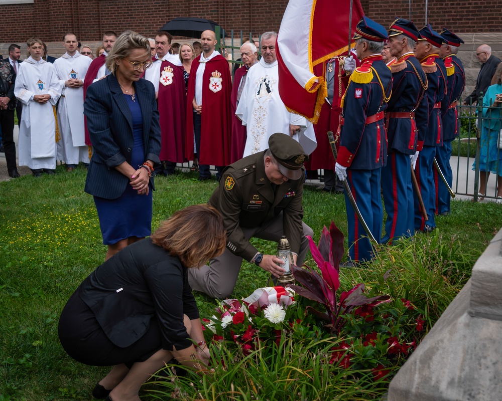 ILNG Joins Polish Consulate for Polish Armed Forces Day Event