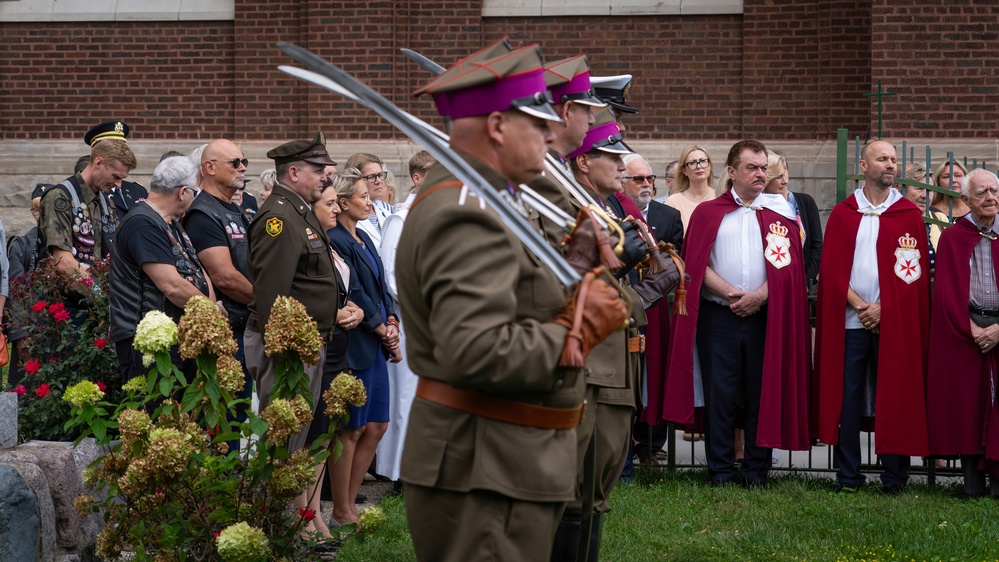 ILNG Joins Polish Consulate for Polish Armed Forces Day Event