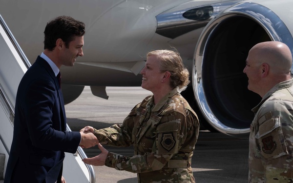 Sen. Ossoff Discusses Strategic Role of Air Force Reserves at Dobbins Air Reserve Base