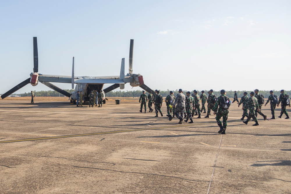 MRF-D 24.3: VMM-268 (Rein.) Marines teach ADF, Indonesian service members MV-22B Osprey safeties during Exercise Bhakti Kanyini AUSINDO 24