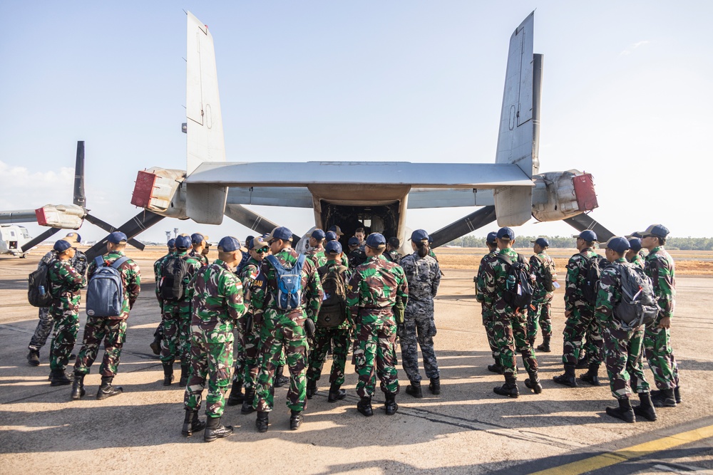 MRF-D 24.3: VMM-268 (Rein.) Marines teach ADF, Indonesian service members MV-22B Osprey safeties during Exercise Bhakti Kanyini AUSINDO 24