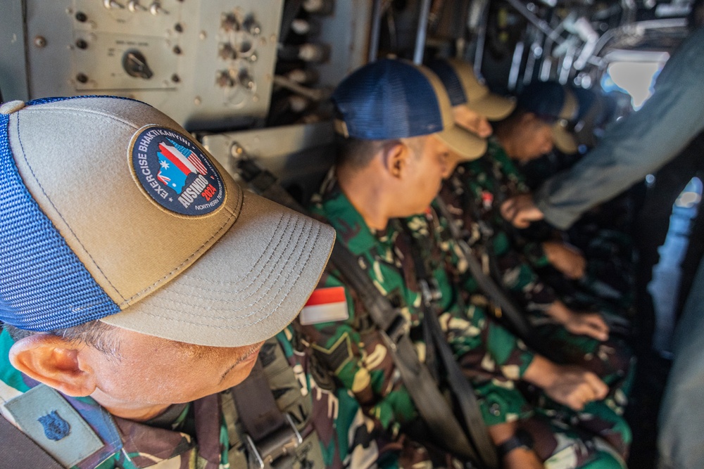 MRF-D 24.3: VMM-268 (Rein.) Marines teach ADF, Indonesian service members MV-22B Osprey safeties during Exercise Bhakti Kanyini AUSINDO 24