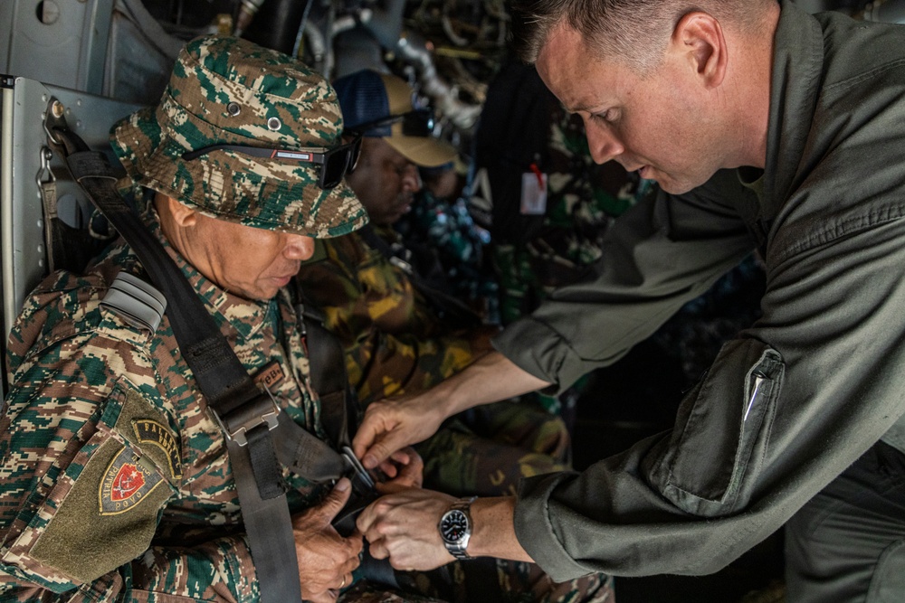 MRF-D 24.3: VMM-268 (Rein.) Marines teach ADF, Indonesian service members MV-22B Osprey safeties during Exercise Bhakti Kanyini AUSINDO 24