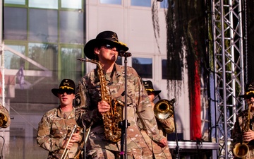 1st Cavalry Division Band blend American music with Polish Ceramic traditions