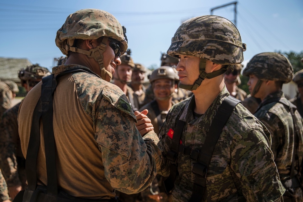 ROK Marines, 15th MEU Conduct Mountain Warfare Training