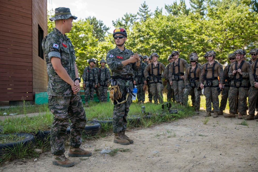 ROK Marines, 15th MEU Conduct Mountain Warfare Training