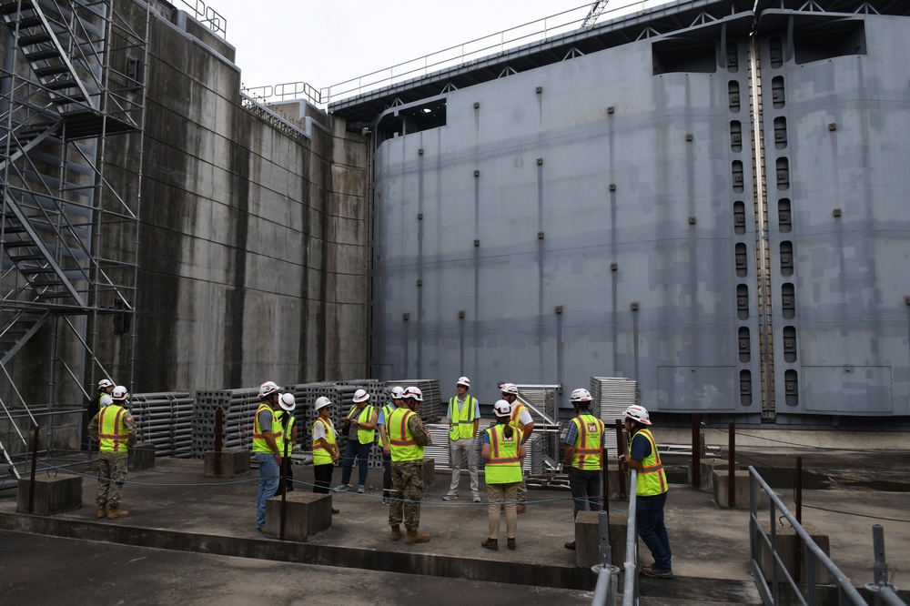 Senate Appropriations Staff members visit Kentucky Lock