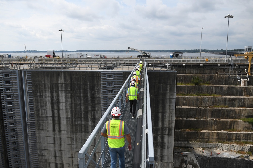 Senate Appropriations Staff members visit Kentucky Lock
