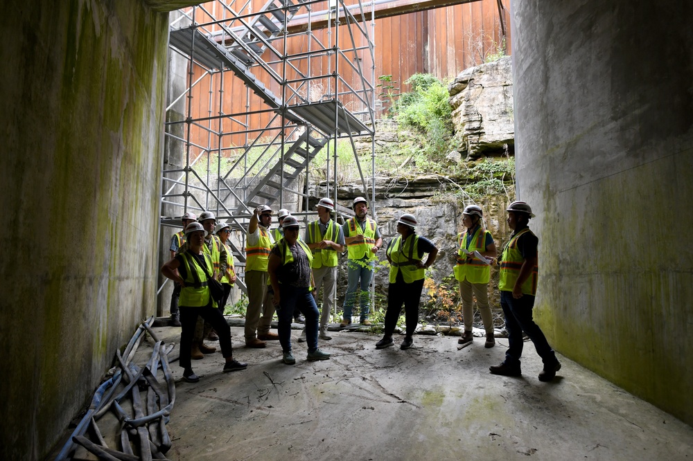 Senate Appropriations Staff members visit Kentucky Lock