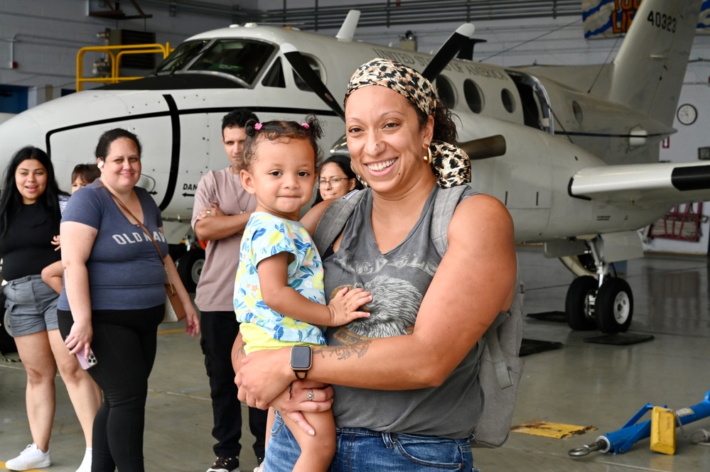 National Aviation Week: Military spouses explore relevance and efficiency of Team DCARNG Aviation