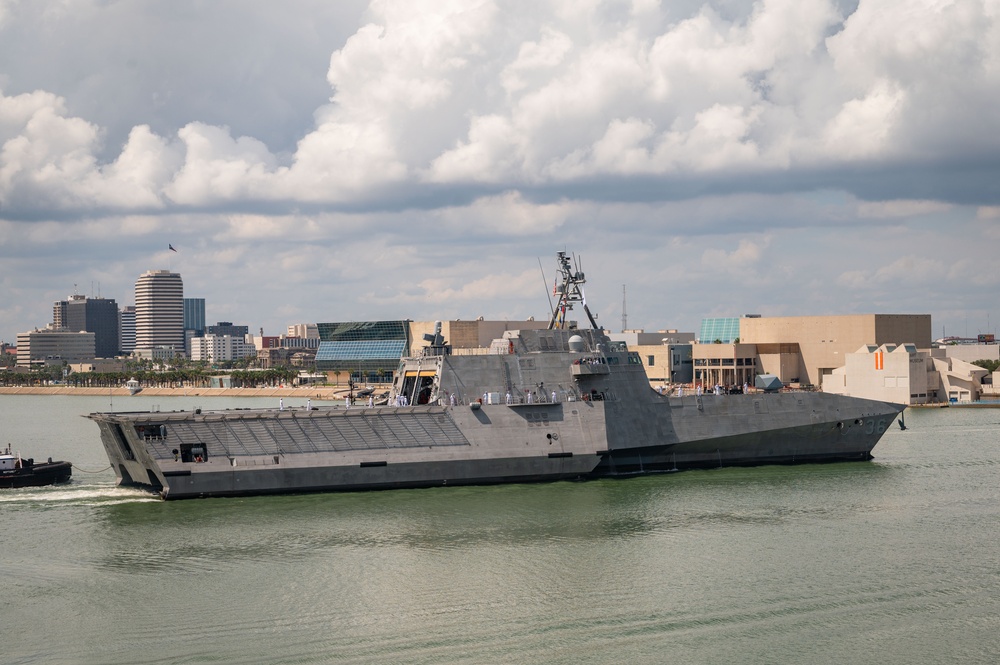 USS Kingsville Arrives in Corpus Christi