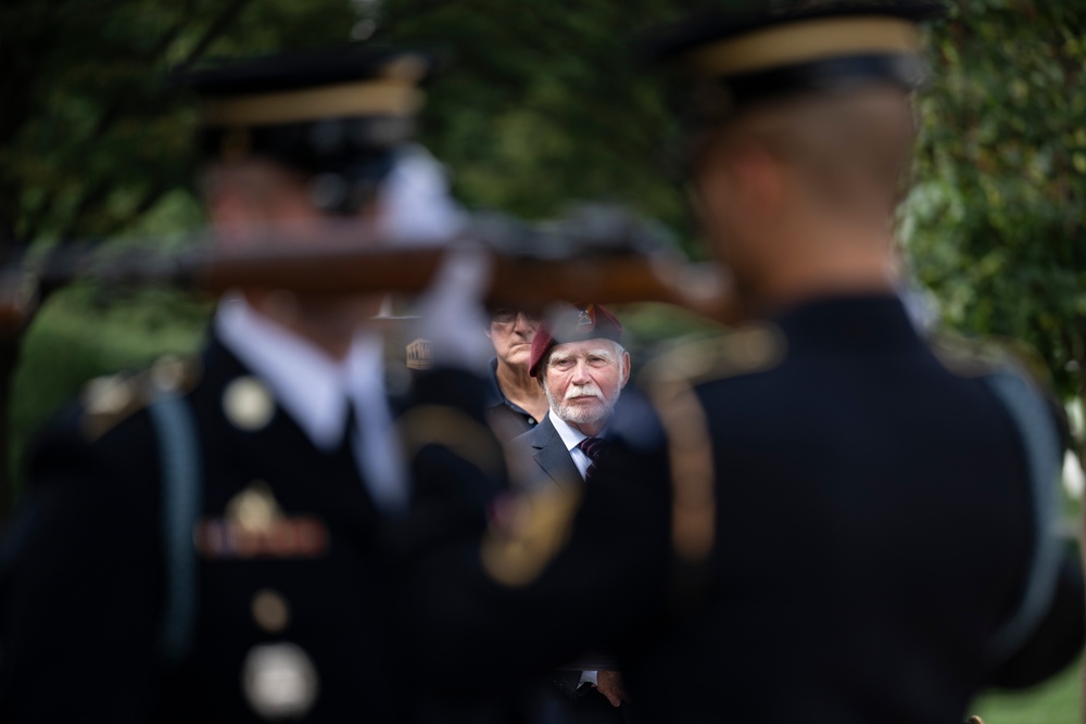 Members of the 82nd Airborne Division Association Visit Arlington National Cemetery for National Airborne Day