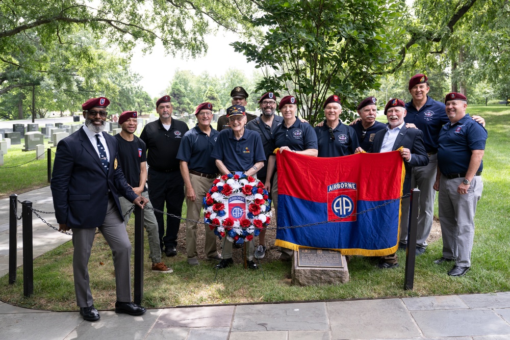 Members of the 82nd Airborne Division Association Visit Arlington National Cemetery for National Airborne Day