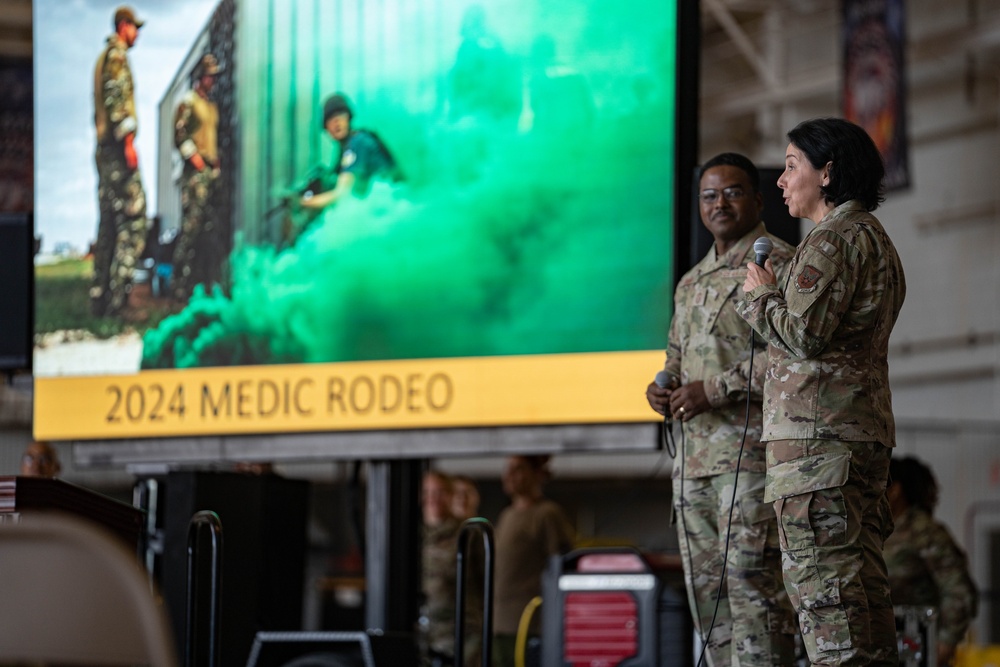 Maj. Gen. Ryder visits Cannon AFB