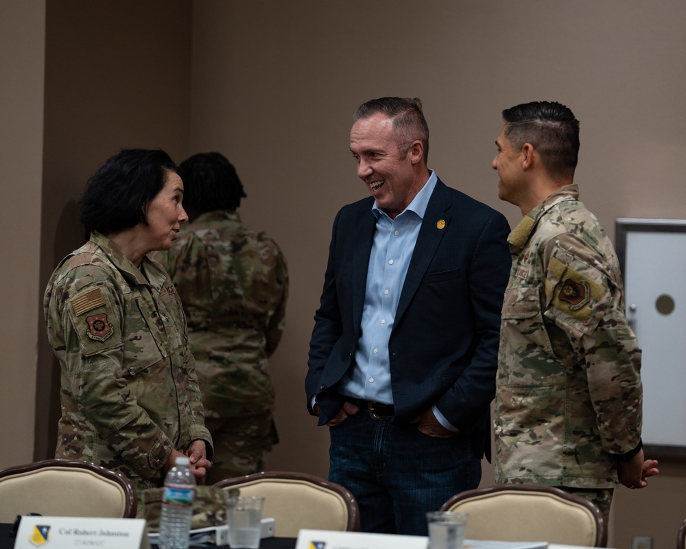 Maj. Gen. Ryder visits Cannon AFB