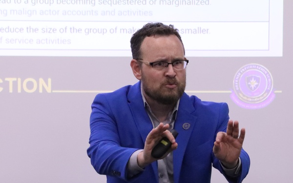 DINFOS welcomes alumni back to school