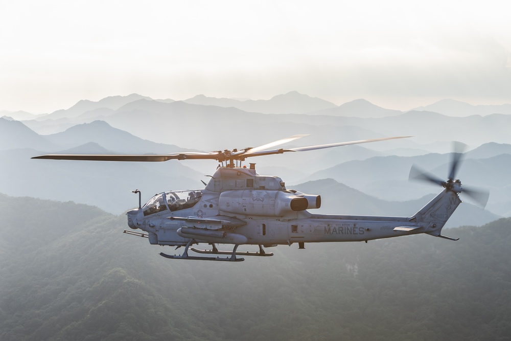 VMM-165 (Rein.) Conducts Terrain Flight Over South Korea