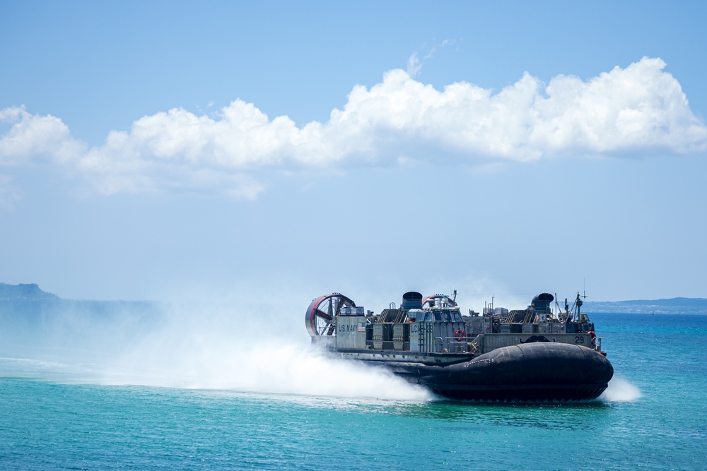 3/12 HIMARS Embark on the 31st MEU Utilizing a U.S. Navy Landing Craft, Air Cushion