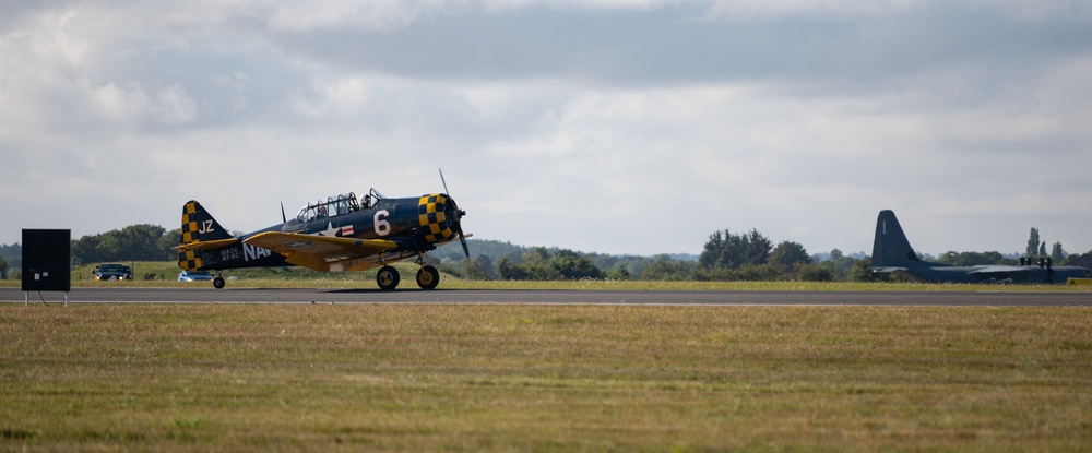 Heritage aircrafts arrive in RAF Mildenhall