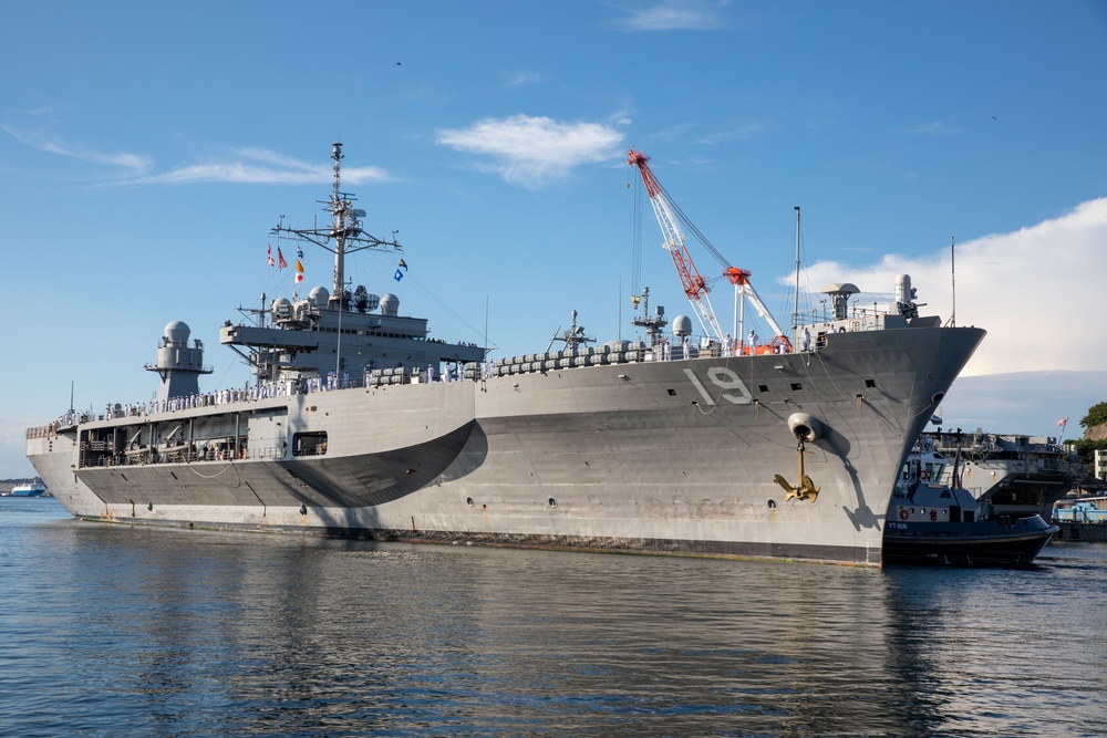 USS Blue Ridge Returns to Commander, Fleet Activities Yokosuka, Aug. 20