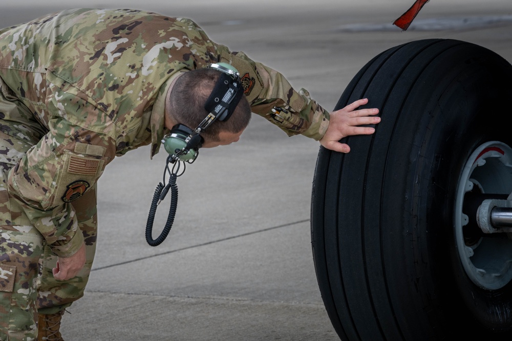 726th AMS executing rapid global mobility