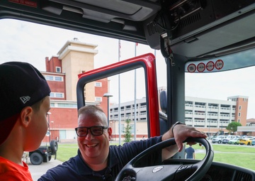 Soldiers and Families participate in SETAF-AF’s “Bring your Lion Cub to Work”